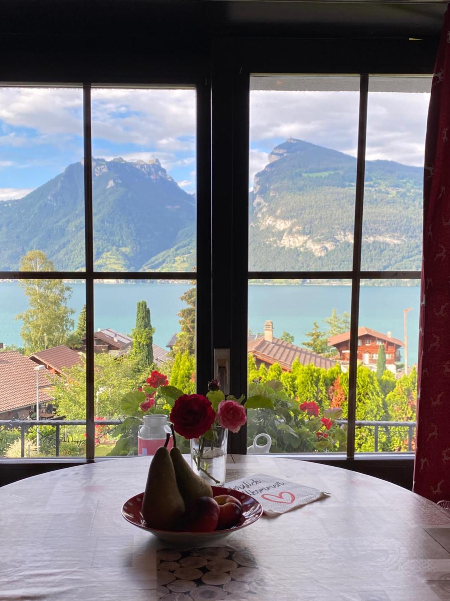 Herrlicher Blick Auf Berge Und See Faulensee Екстериор снимка